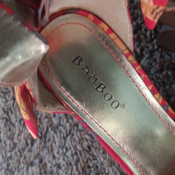 Size 6 Colorful Women's Sandals Brand Bamboo - Picture 2 of 7